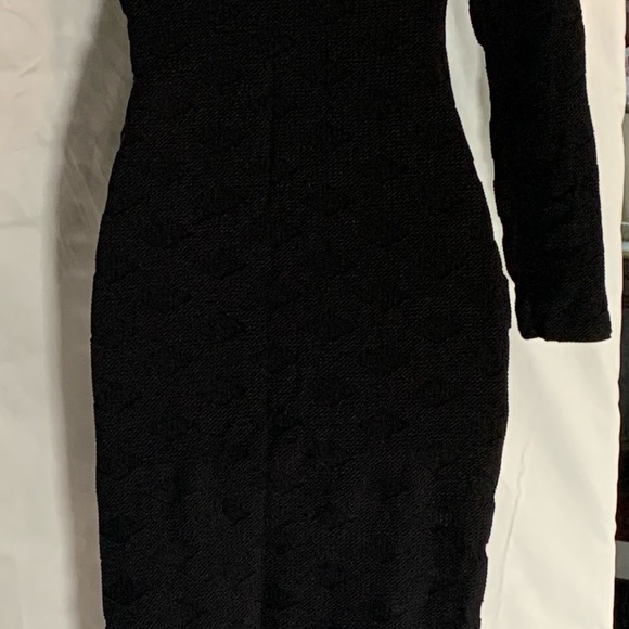 That little black dress 😙 - Picture 3 of 4